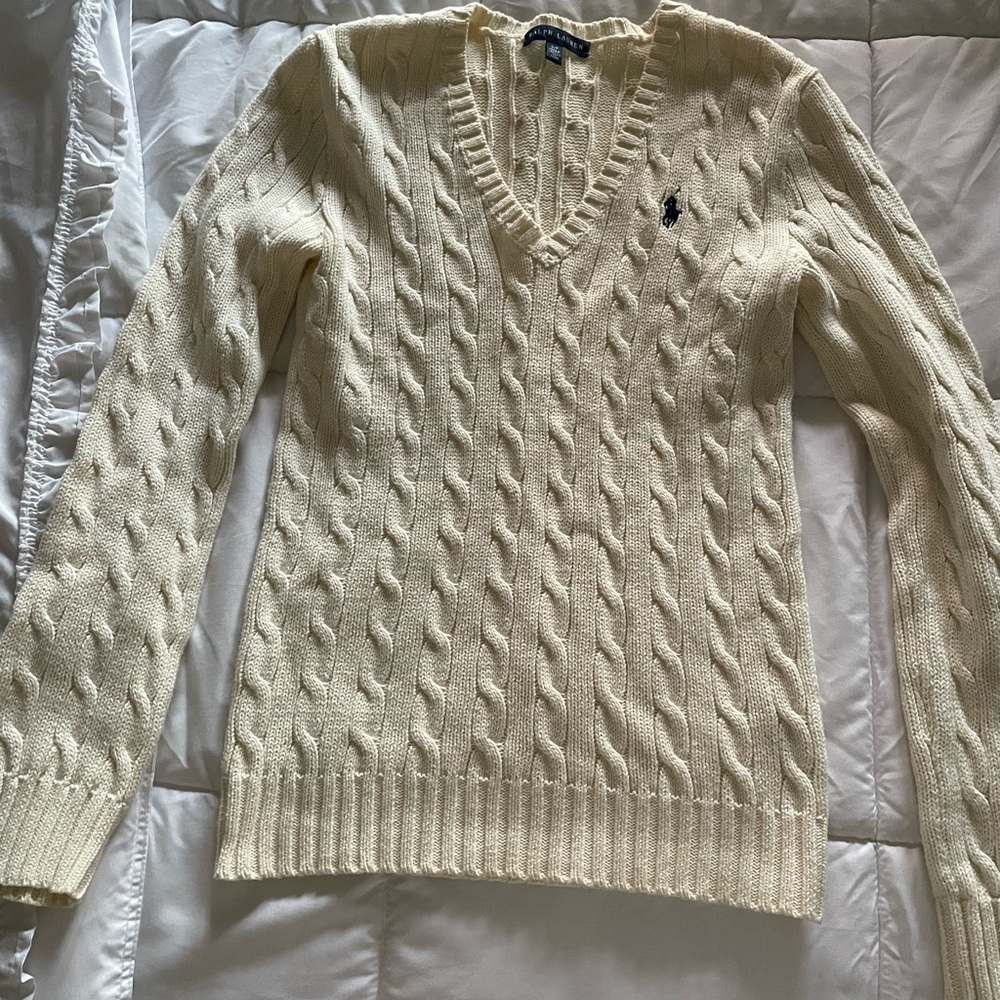 RALPH LAUREN cream v-neck sweater